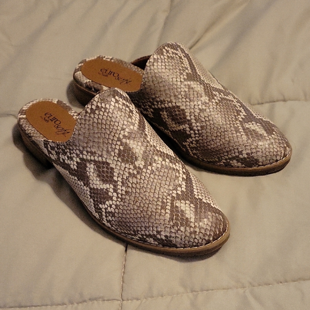 EuroSoft By Sofft Women's Snake Print Mules